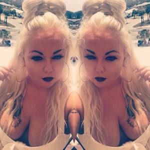 Meet your Posher, Brittany peach